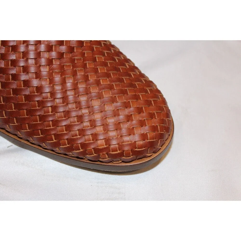 Nisolo water resistant